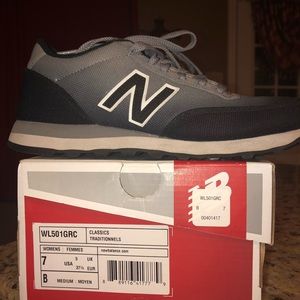 New Balance tennis shoes